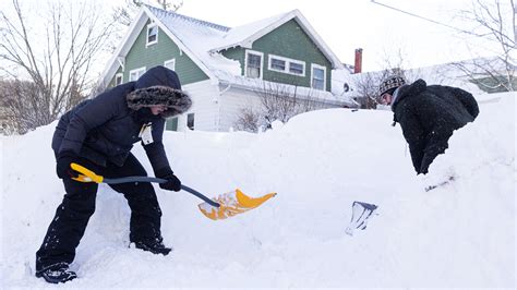 In Buffalo, Even the Rescuers Needed Rescuing - The New York Times