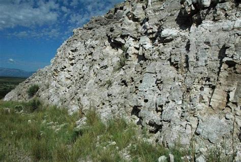 State Line outcrop - banded gypsum-calciterocks of the Castile ...