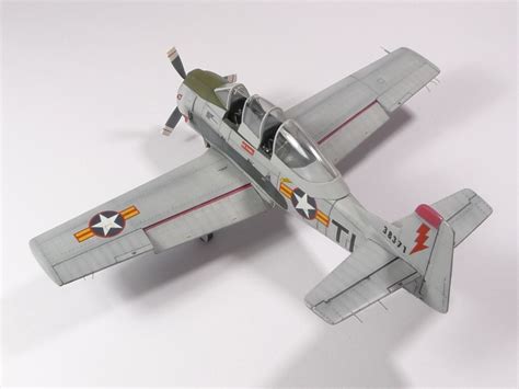 T-28 Trojan - Plastic Models