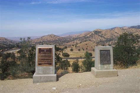 Tehachapi Loop - LetsGoSeeIt.com