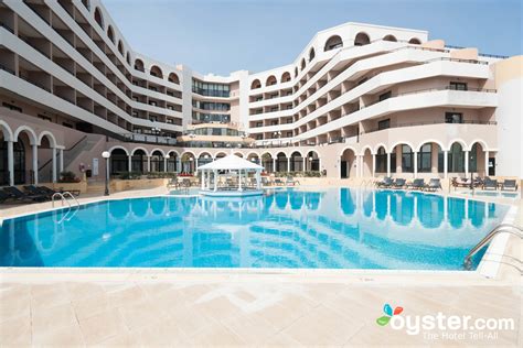 Radisson Blu Resort, Malta St Julian’s - The Pool at the Radisson Blu ...