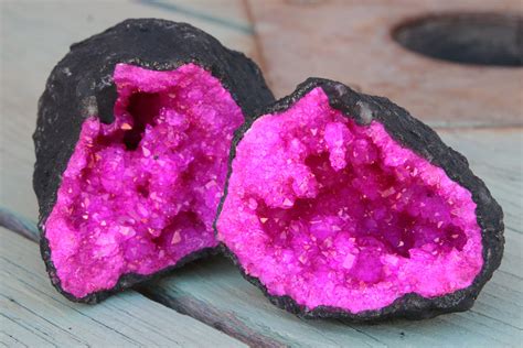 PINK CRYSTAL GEODE - Whole Geode - Dyed Quartz - Rainbow - Chakra - Reiki - Altar Supply ...