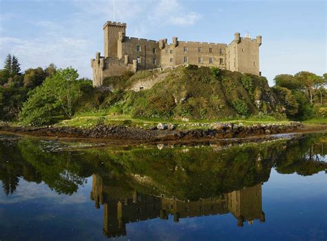 Dunvegan castle, Scotland | Castillo de escocia, Isla de skye, Castillos escoceses