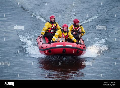 Fire rescue boat hi-res stock photography and images - Alamy