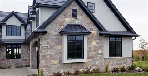 Full Color Castle Rock Veneer Stone & Stucco - Castle Stone Facade Buechel Stone