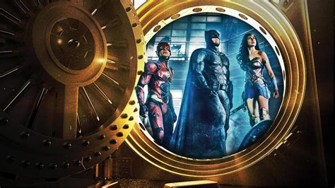 'Justice League': Zack Snyder Unveils New Trailer