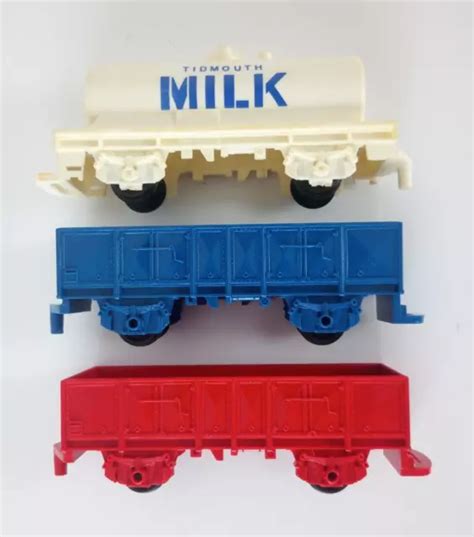 HORNBY OO GAUGE Clockwork Thomas The Tank Engine Plastic Wagons ...