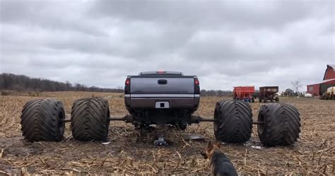 The Biggest Dually - Pickup Puts 6-Foot Spacers To Make Room For Massive Tires