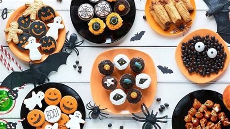 12 cách trang trí bánh kẹo Halloween sáng tạo và độc đáo