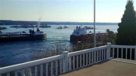 SENSATIONAL VIEWS OF ST LAWRENCE SEAWAY SHIPS FROM YOUR DOOR