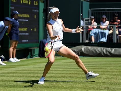 Harriet Dart shines on Wimbledon debut as former World No1 Karolina ...