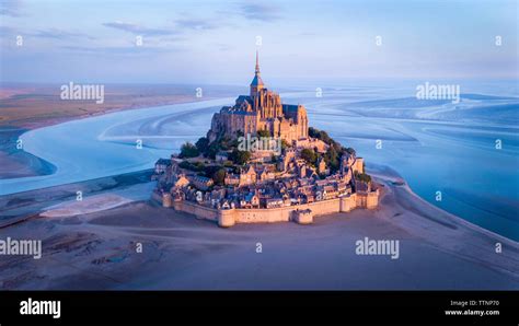 Mont saint michel aerial hi-res stock photography and images - Alamy