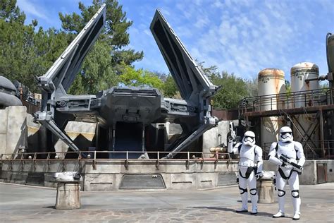 In Pictures: Star Wars theme park opens in Disneyland | Esquire Middle ...