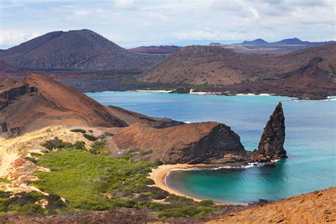 Volcano erupts on Galapagos Islands, threatening fragile ecosystem - Travelweek