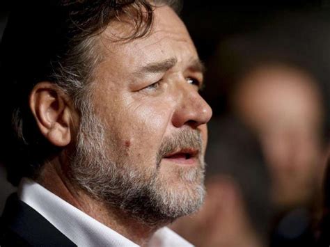 Master & Commander: Russell Crowe responds to Twitter user criticism - Entertainment