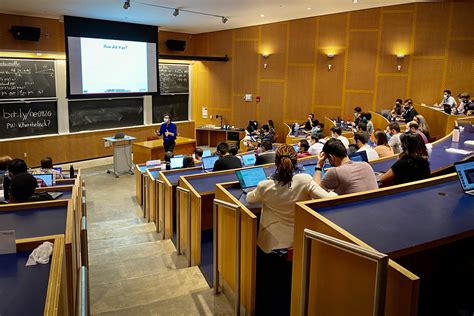 Historic entrepreneurship course shows no signs of slowing down | MIT ...