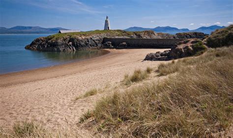 6 things to do while visiting Llanddwyn Beach