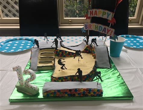 My brothers skatepark cake! | Skateboard cake, Kids cake, Waves birthday