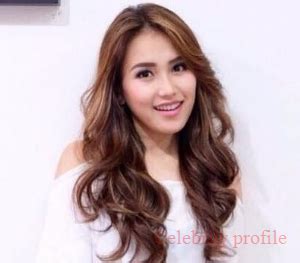 Biography Ayu Ting Ting - Celebrity profile©