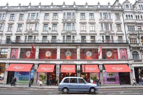 DESFILE DE JUGUETES DE LA TIENDA HAMLEYS EN LA REGENT STREET | Londres en Español Tours