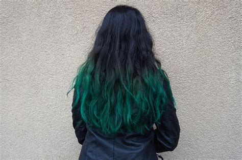 Rocking Green Hair: How and Why Dye Your Hair - Quenchers