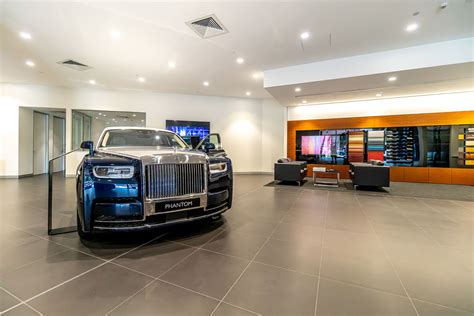 Rolls-Royce Brisbane Showroom Fitout | Future Fitouts