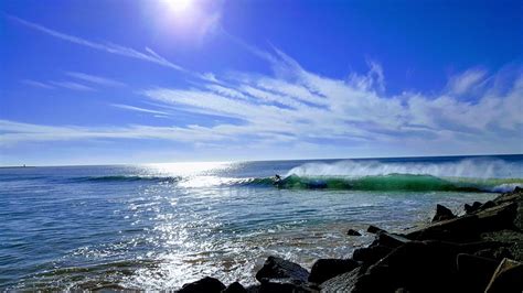 Praia da Rocha Surf Photo by Paulo Sav | 10:18 am 18 Jan 2018