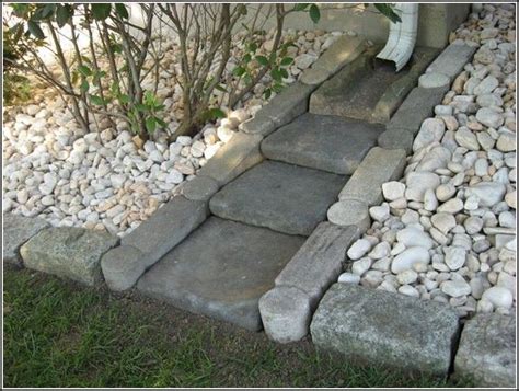 Natural-looking Rock and Gravel Steps