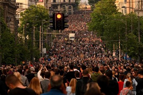 Fresh protests against violence take place in Serbia