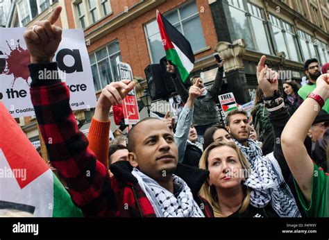 Around 2,500 people gather outside the London Israeli embassy, in ...