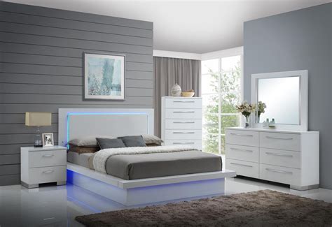 Saturn LED Light Modern 5 Piece Queen Bedroom Set with 2 Nightstands in White Lacquer - Walmart.com