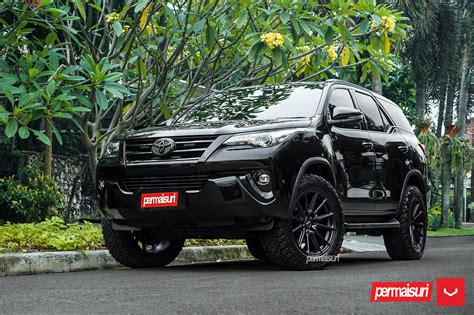 TOYOTA FORTUNER - HYBRID FORGED SERIES: HF6-1 - Vossen Wheels