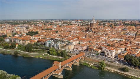 Discovering Pavia, From Noble Palaces to "Paradise" Cake | Italy Magazine