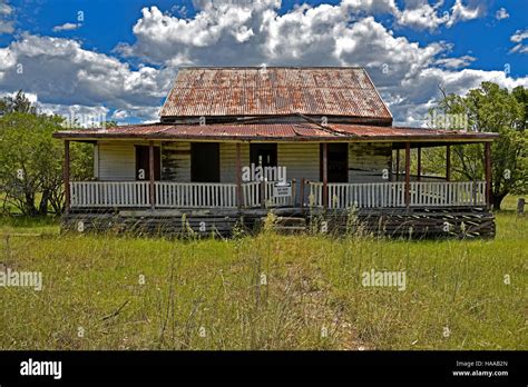 Australian outback house hi-res stock photography and images - Alamy