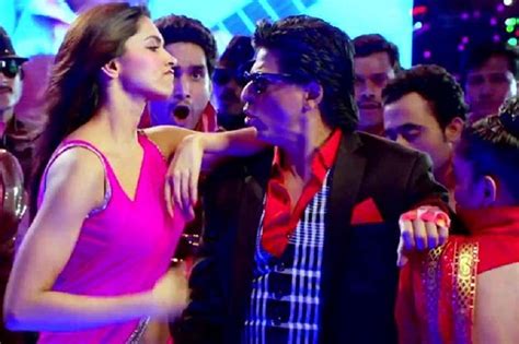 Chennai express lungi dance song - craftsnaa