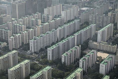 Apartment buildings in Seoul, South Korea [3000x2000] : UrbanHell