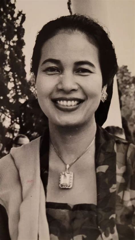 Potret Lawas Ibu Hartini Istri Bung Karno dengan Istri Menlu Belanda ...