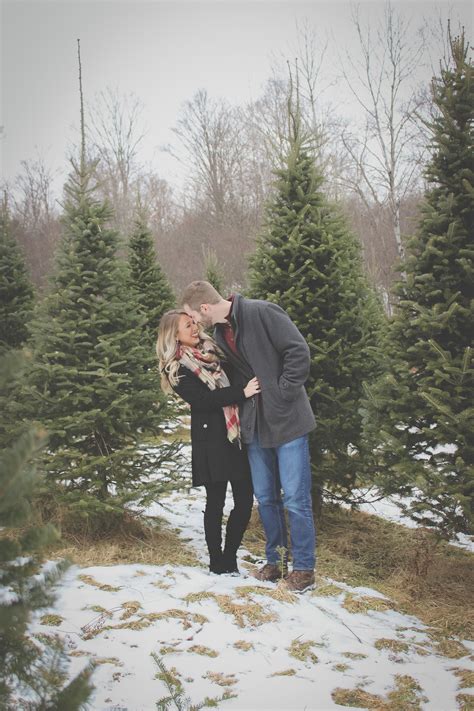 Christmas tree farm photo shoot | Christmas tree farm photo shoot ...