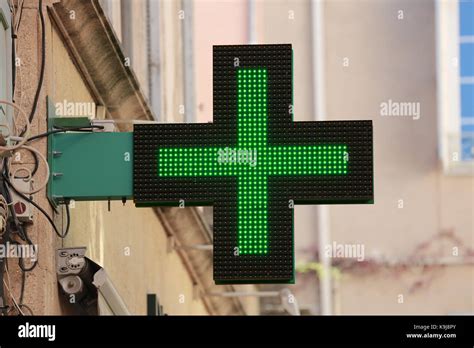 Pharmacy neon sign hi-res stock photography and images - Alamy