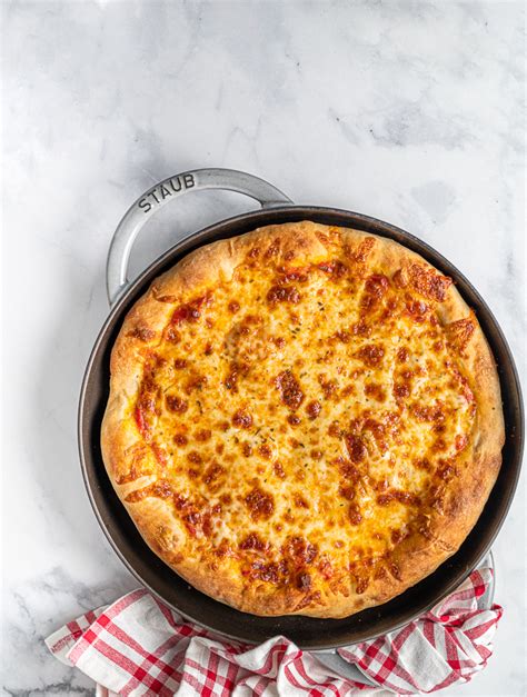 Cast Iron Skillet Pizza - Queen Bee's Kitchen