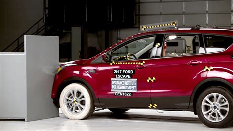2017 Ford Escape Rated "Acceptable" in Small Overlap Front Crash Test - autoevolution