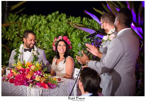 Beautiful Wedding in MOANA SURFRIDER HOTEL HI by RIGHT FRAME PHOTOGRAPHY