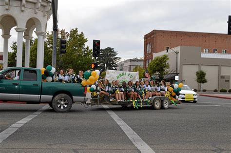 Red Bluff High School celebrate homecoming day with parade – Red Bluff Daily News