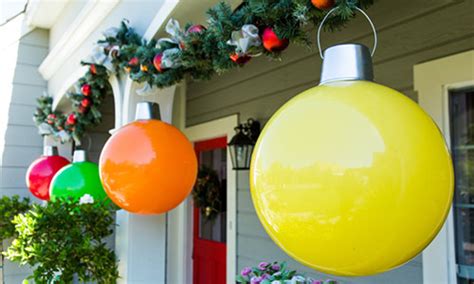 20 DIY Outdoor Christmas Decorations To Start On This Weekend!