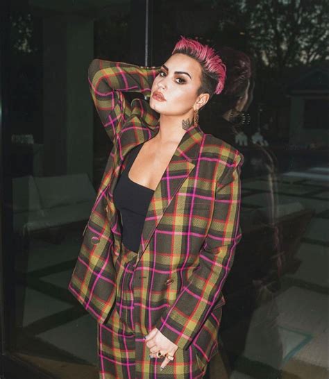 Demi Lovato Style, Clothes, Outfits and Fashion • CelebMafia