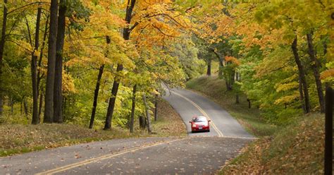 Rainbow Routes: 10 Fall Color Drives in Minnesota | Explore Minnesota