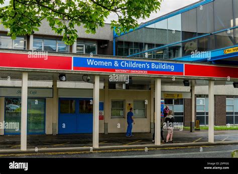 The Countess of Chester Hospital Women and Childrens building, Chester, UK Stock Photo - Alamy