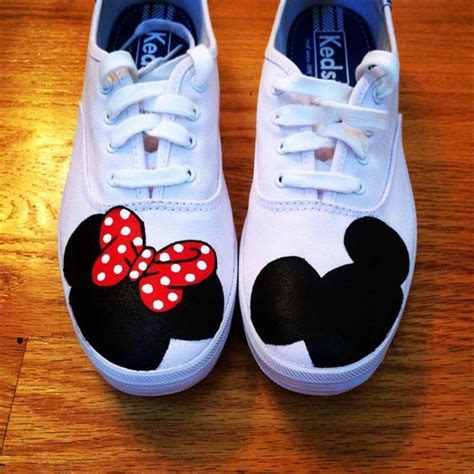 12 Gorgeous Hand-painted Shoe & Sneaker Ideas | DIY to Make