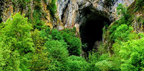 Potpeće cave, made by subterranean rivers - Serbia.com