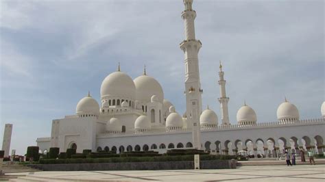 Sheik Zayed Mosque, Abu Dhabi UAE, Mariam Umm Eisa Mosque, Meczet Marii Matki Jezusa - YouTube